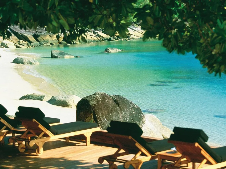 Resort lounge and bar