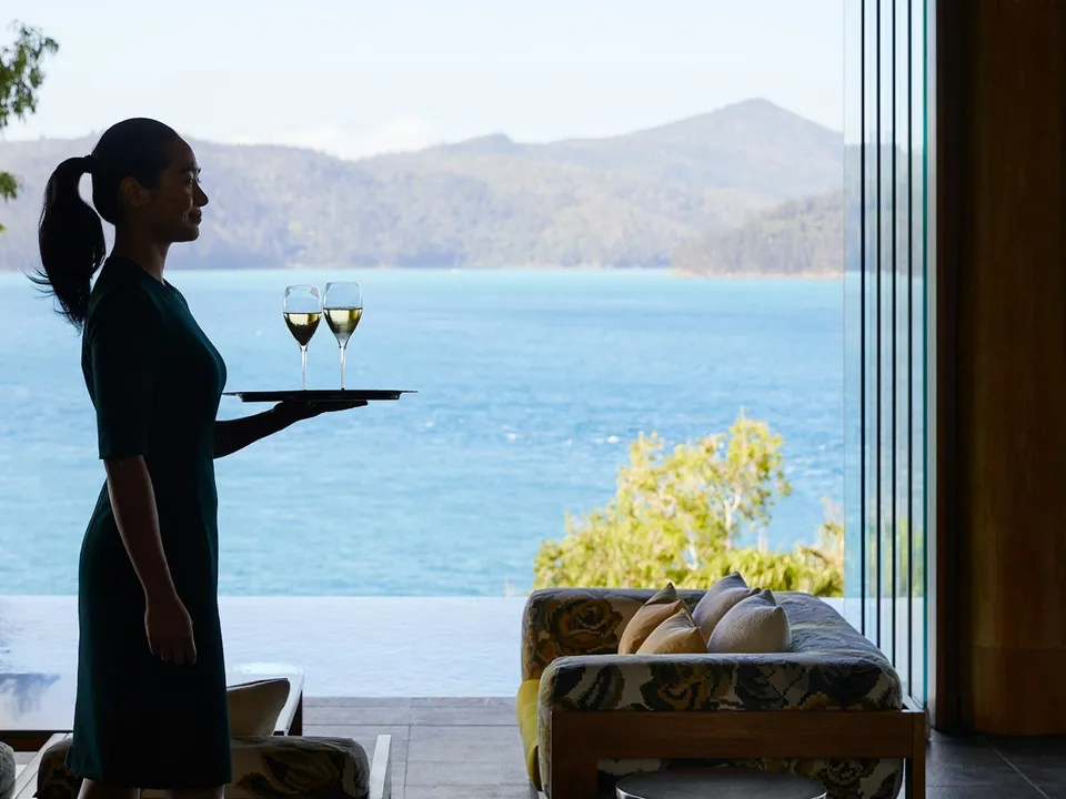 Long Pavilion welcome champagne service